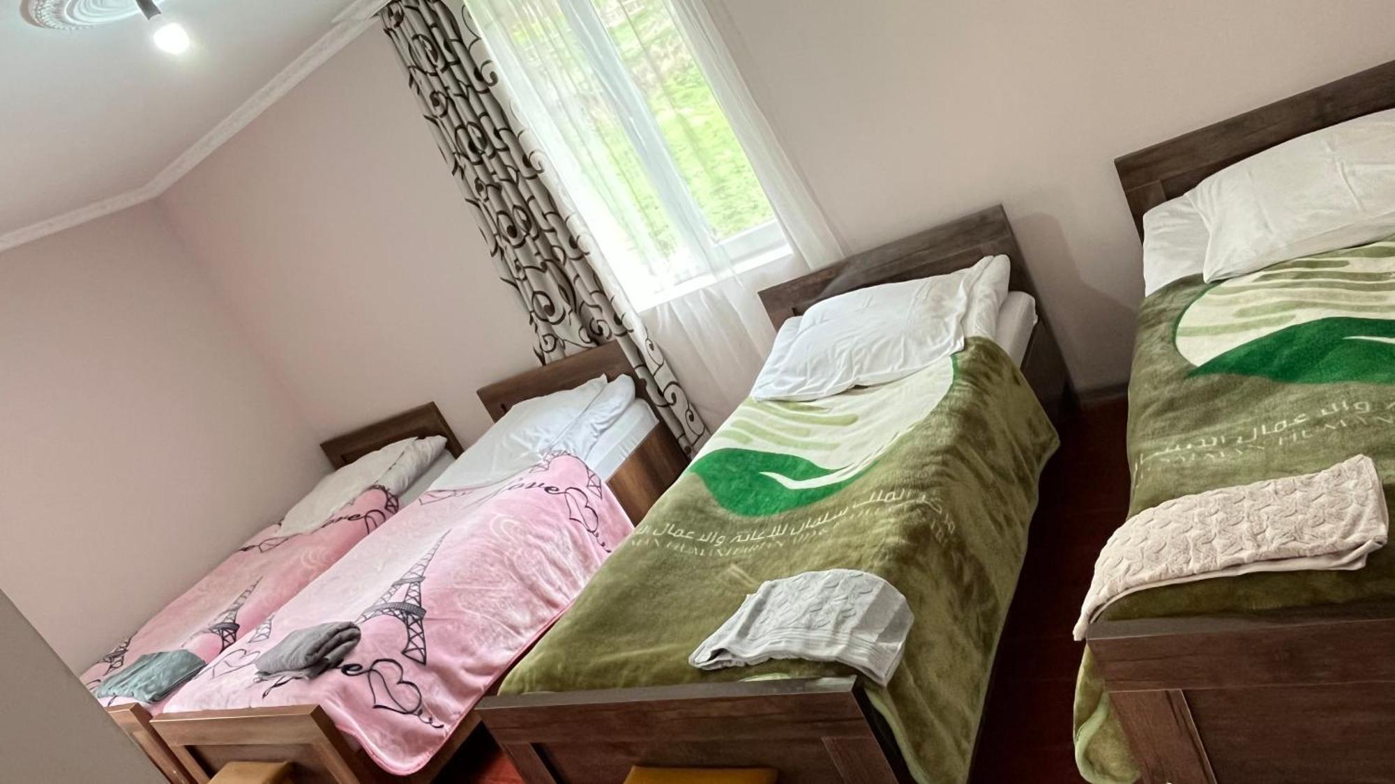 Ciuri'S Guesthouse Zhabeshi Екстер'єр фото